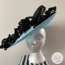 Load image into Gallery viewer, Robyn