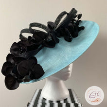 Load image into Gallery viewer, Robyn